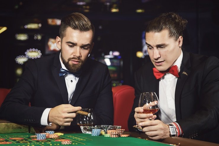 Antarmuka aplikasi 66k bet yang menampilkan menu utama dengan akses ke sportsbook, kasino langsung, dan permainan slot